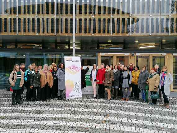 Frauen in Bruck an der Mur - Thema auf chad-manufacturing.com